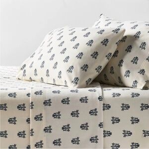 Threshold Queen Ultra Soft Flannel Sheet Set Blue Woodblock